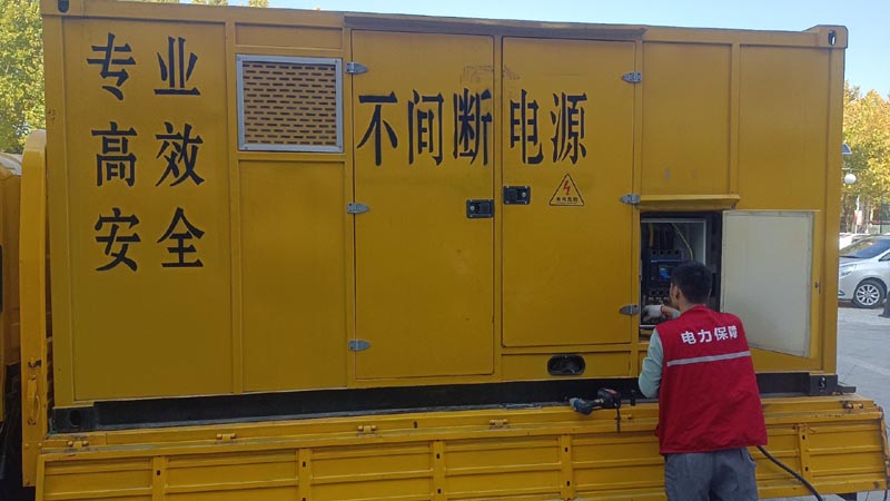 单县柴油发电机组和UPS电源配合使用时，如何避免切换过程中的电力中断？